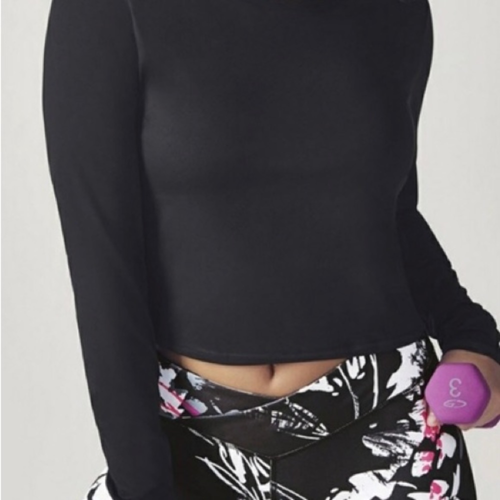 Fabletics Avery Black Long Sleeve Get It Twisted Crop Top - Size Medium - Picture 11 of 11